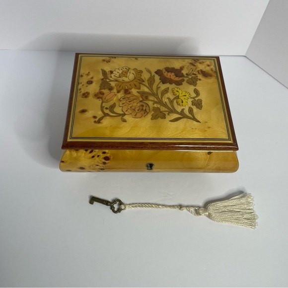 Reuge Wooden Jewelry Music Box with Cream Accents - Picture 9 of 13